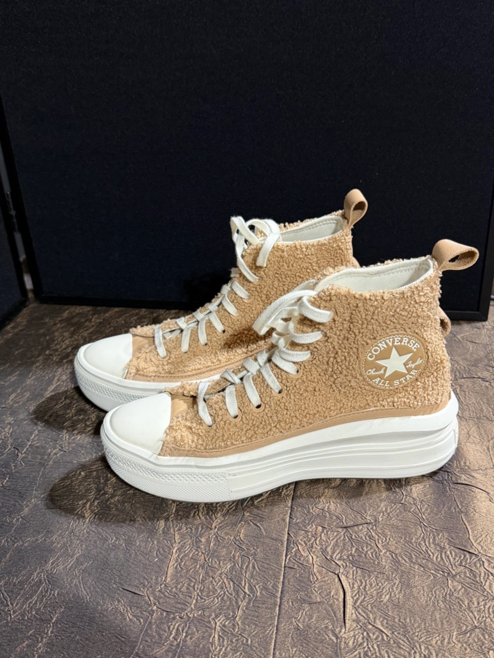 Converse Chuck TaylorAllstat Move Platform Sherpa Sneakers Women’s Size 6.5